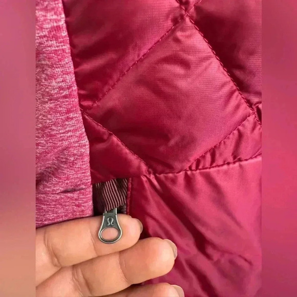 Lululemon Down For A Run Vest Berry Rumble
Pink Size 2 - Picture 4 of 7